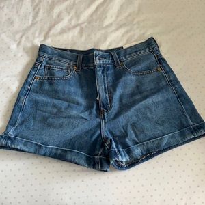 American Eagle Mom Short